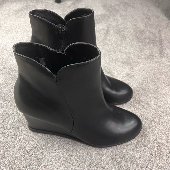 New, Unisa Cela Black Wedge Bootie size 11 - Picture 8 of 8
